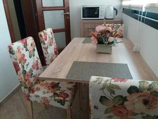 Апартаменты Apartments Orfej Свети-Стефан Апартаменты с 1 спальней и видом на море-4